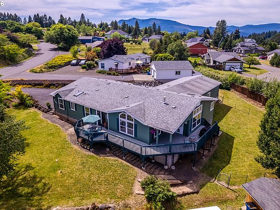 4th image of 541 Cochran Ln