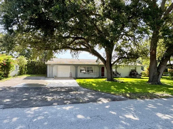 3474 Southern Pines Dr, Fort Pierce, FL 34982
