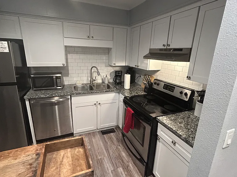 20 Britten Cir — Photo 2