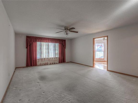 3rd image of 4201 Garland St