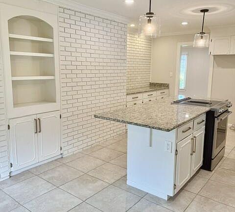 3rd image of 2418 Briarwood Dr