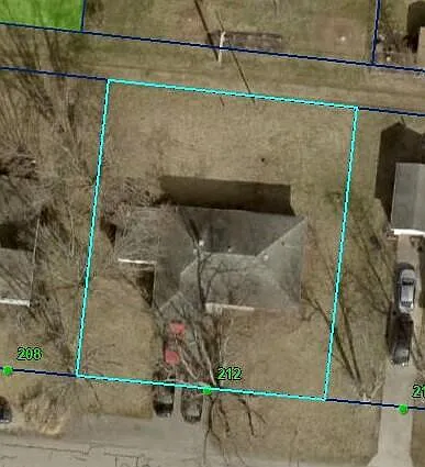 212 Leonard St photo 1