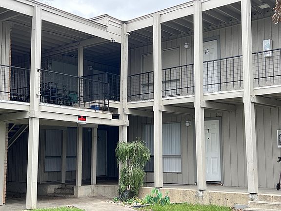 3rd image of 1006 N 4th St #10957115