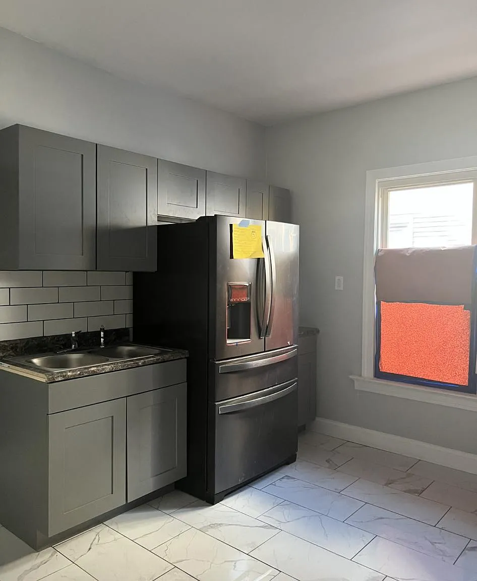2 bed, 950 sqft, $1,875 — Photo 1