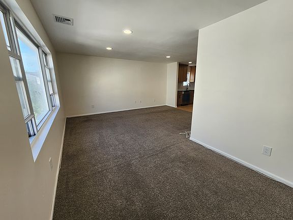 4th image of 507 New Castle Rd Floor 2