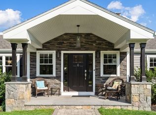 6 Dix Rd, Woburn, MA 01801