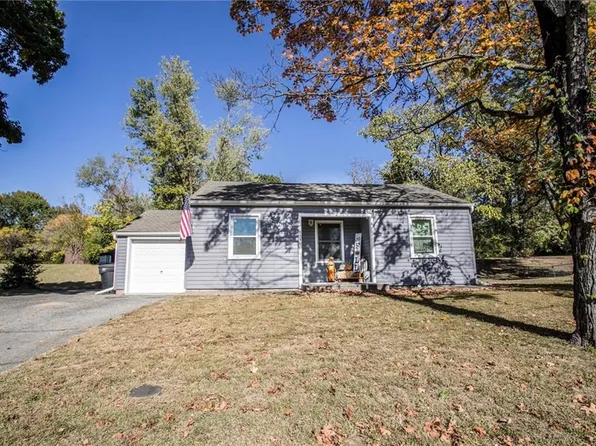 1335 N 92nd Ter, Kansas City, KS 66112