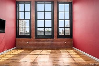 3rd image of 1520 Washington Ave APT 212
