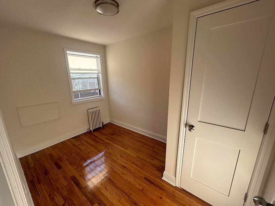 Smaller Bedroom