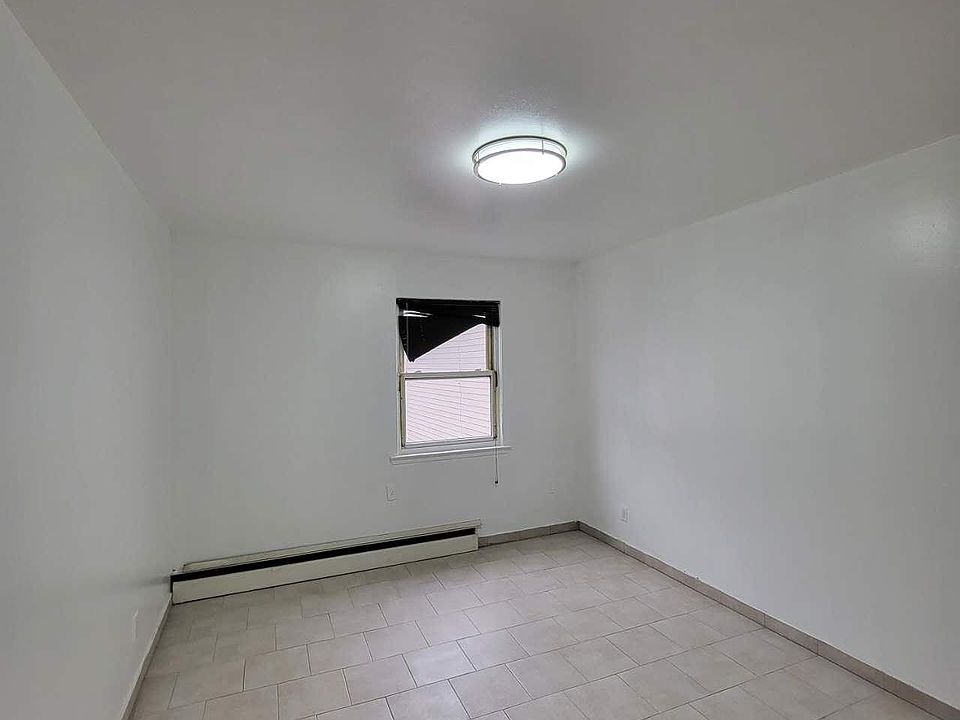 1st image of 195 Bay 46th St APT 1