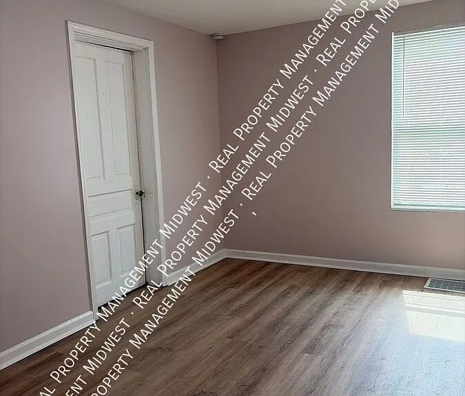 2504 Forest Home Ave — Photo 11