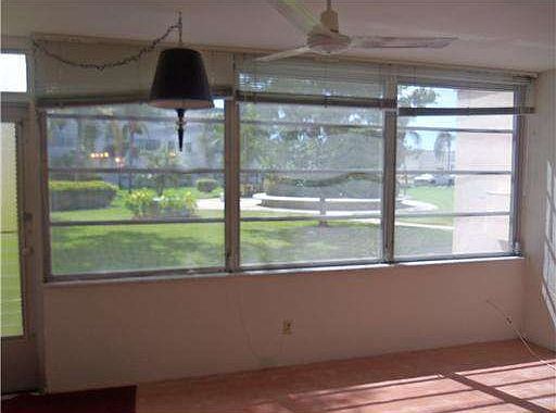 3rd image of 211 Pasadena Ave N APT 106