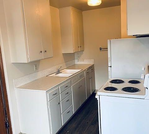 4th image of 3502 McKinley Ave #15