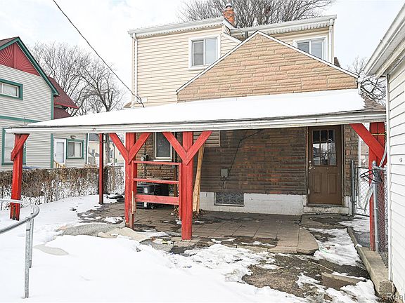 4th image of 147 Charles St