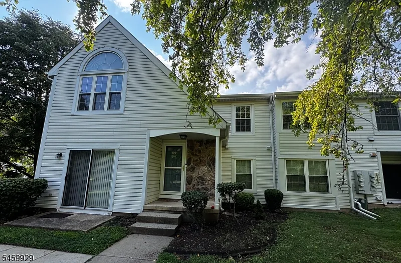 2 bed, 1238 sqft, $2,600 — Photo 1