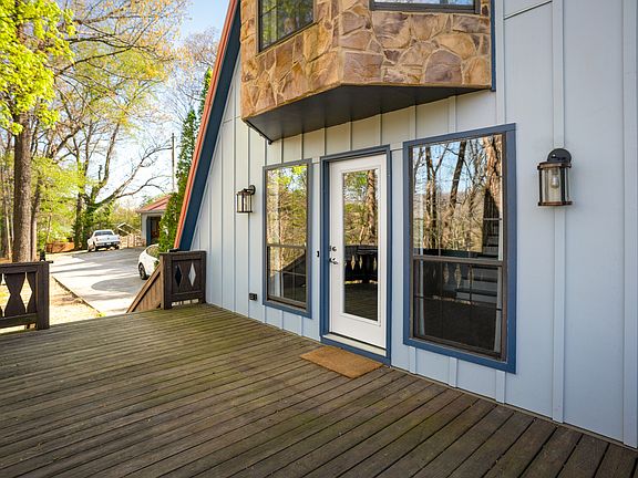 3rd image of 94 Daisy Ln