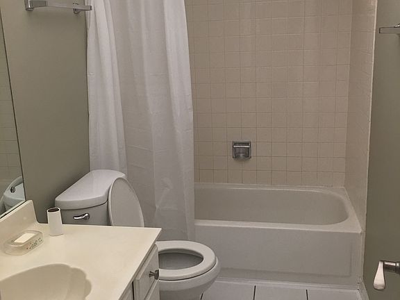 3rd image of 450 Plum Creek Dr #1123