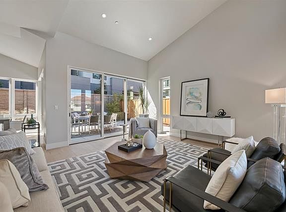 2nd image of 810 W Olive Ave