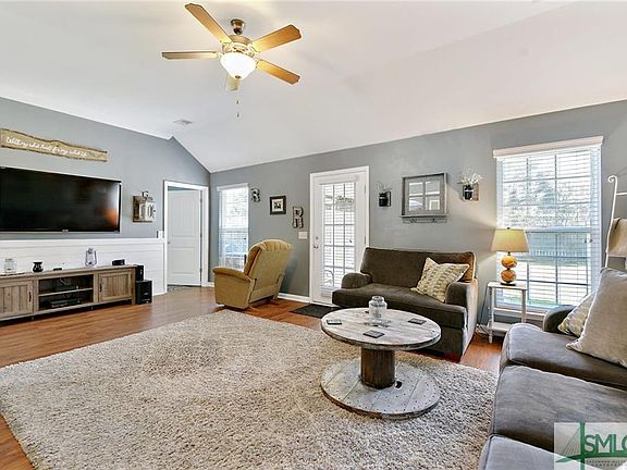 4th image of 318 Brighton Woods Dr
