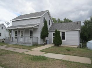 631 2nd St, Reedsburg, WI 53959