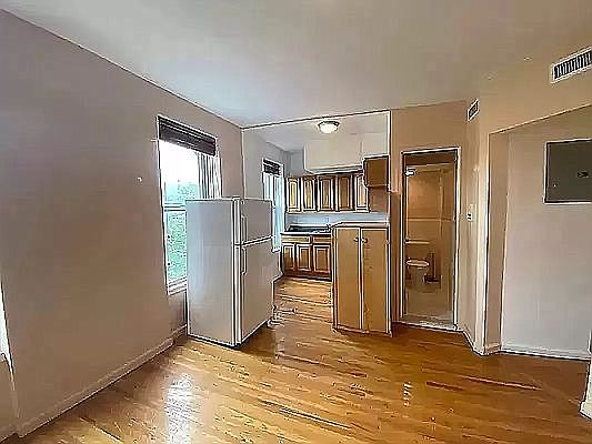 2nd image of 390 Broadway #4AD
