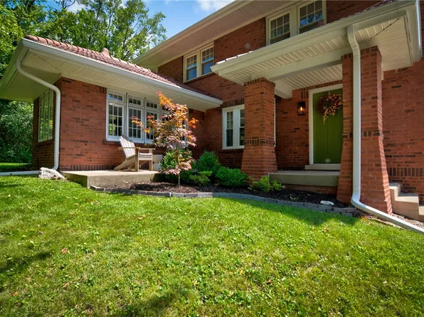 154 W Court Manor Pl, Decatur, IL 62522