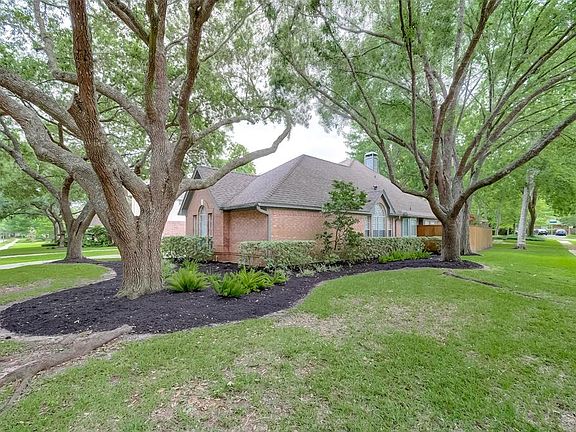 5th image of 6606 Cypress Village Dr