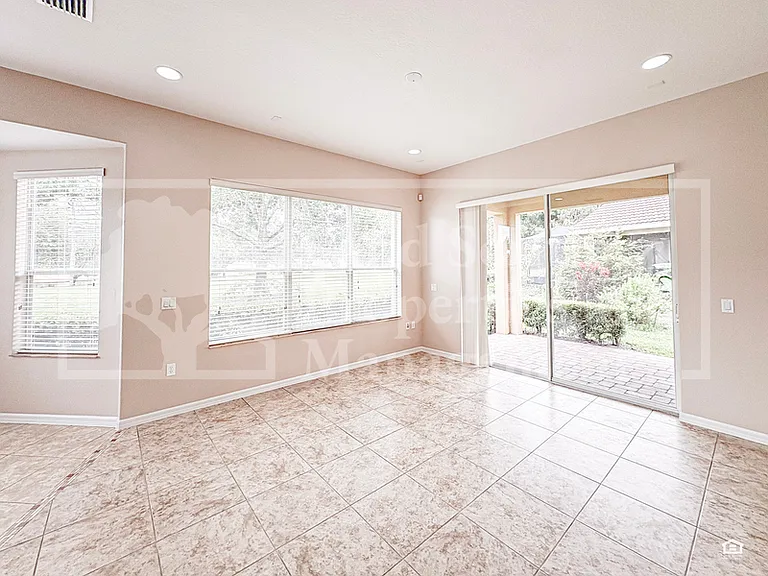 1762 Altavista Cir — Photo 10