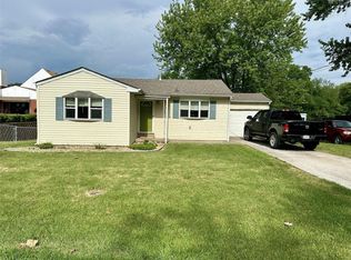 222 Maple Dr, Bethalto, IL 62010
