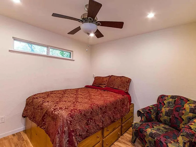 1207 Fieldcrest Dr — Photo 7