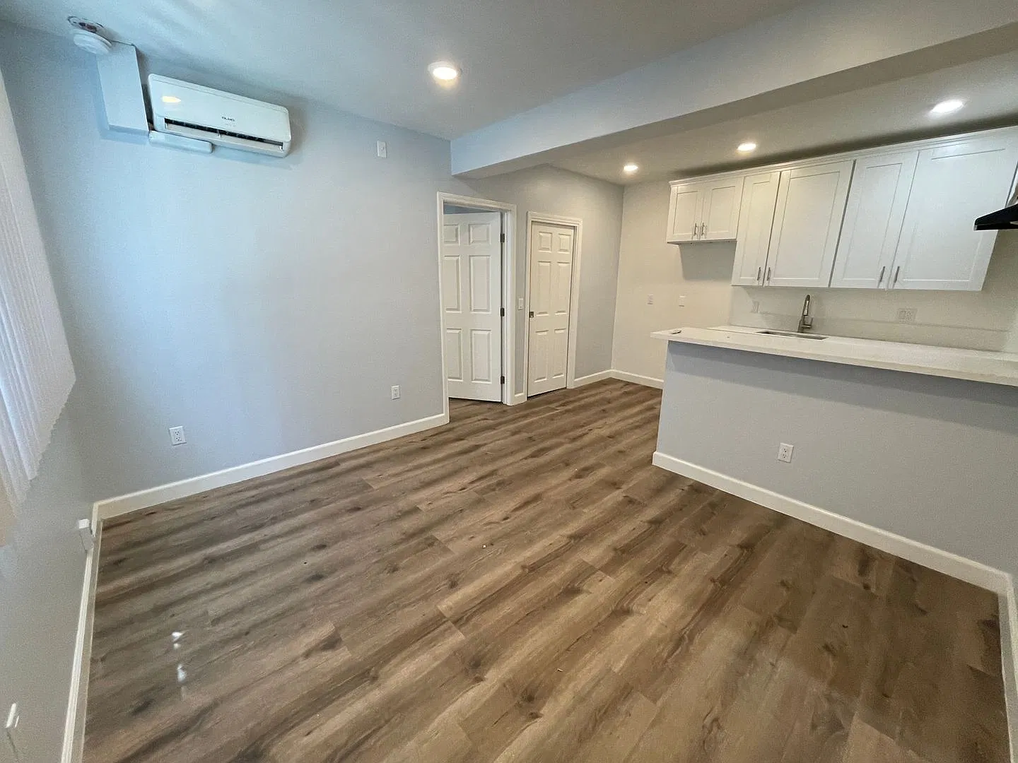 1265 N Saint Andrews Pl — Photo 4