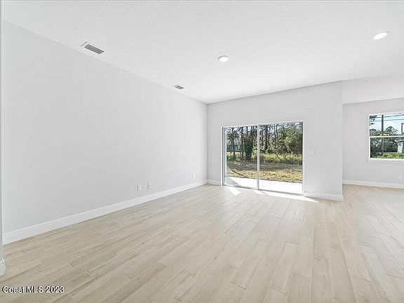 5th image of 2187 Sans Souci Ave SE