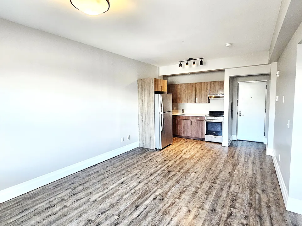 100 Grove St #0
