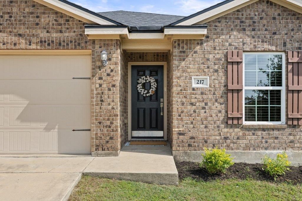 217 Farmer Ln, Jarrell, TX - View 2