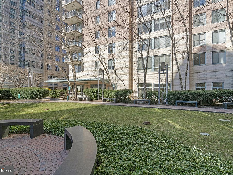 1st image of 851 N Glebe Rd APT 1813