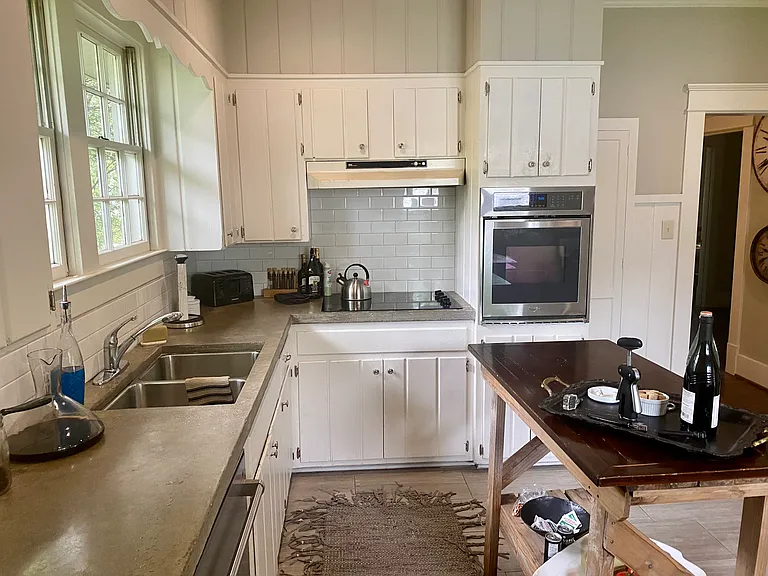 4409 Elkins Ave — Photo 3