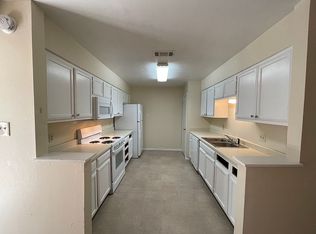 136 W Riverside Ave, San Angelo, TX 76903