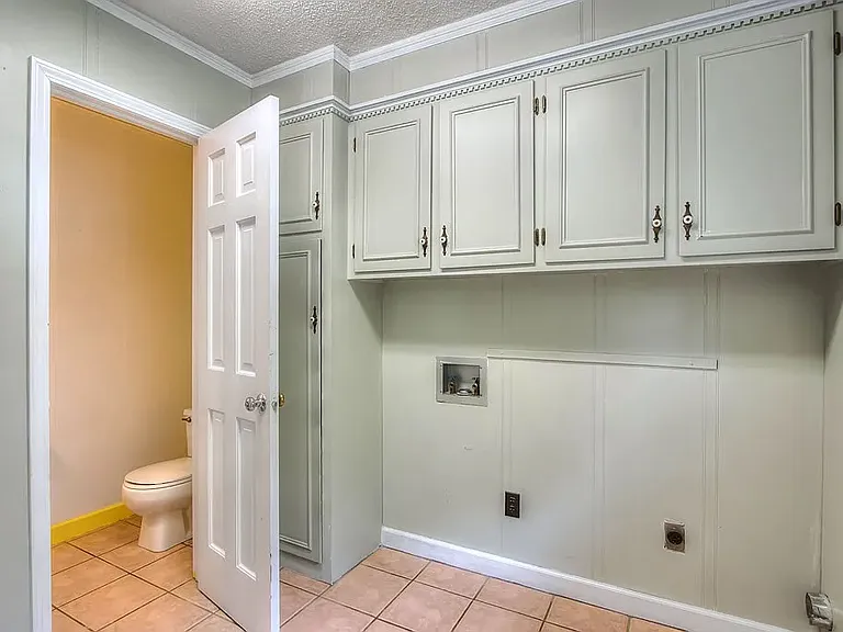 2704 Powhatan Dr — Photo 29