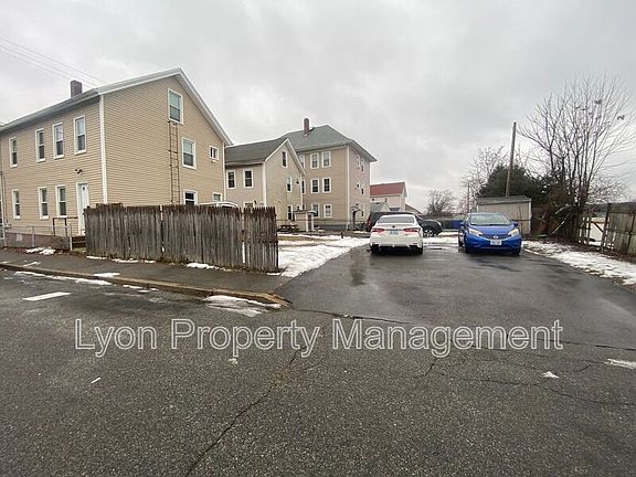 3rd image of 415 Weeden St Floor 2