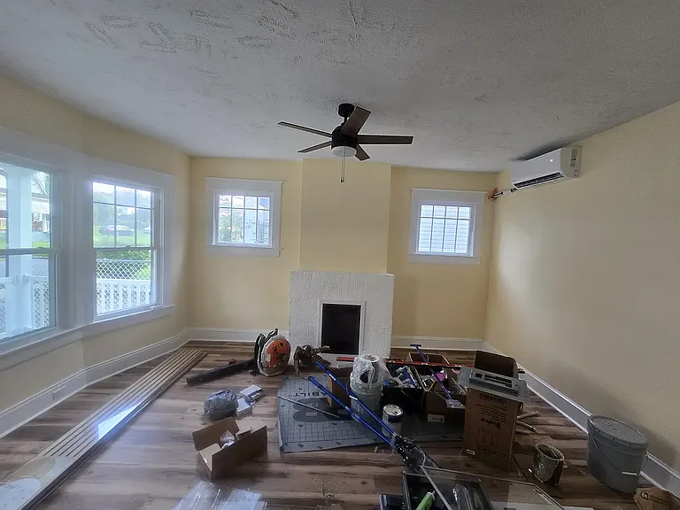724 Temple Ave — Photo 3