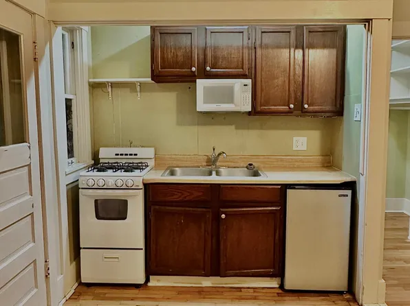 414 Osage St APT 5, Manhattan, KS 66502