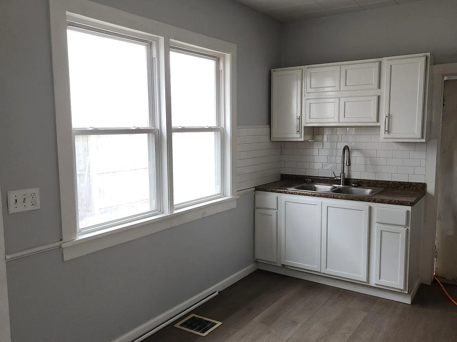 4 bed, 1328 sqft, $1,450 — Photo 2