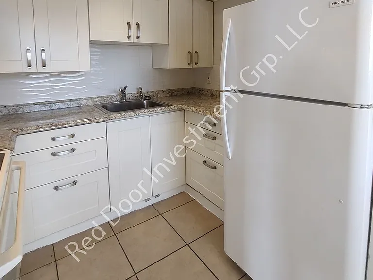706 W Dixie Ave #2 — Photo 6