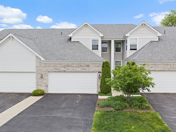 9104 Falcon Greens Dr, Lakewood, IL 60014