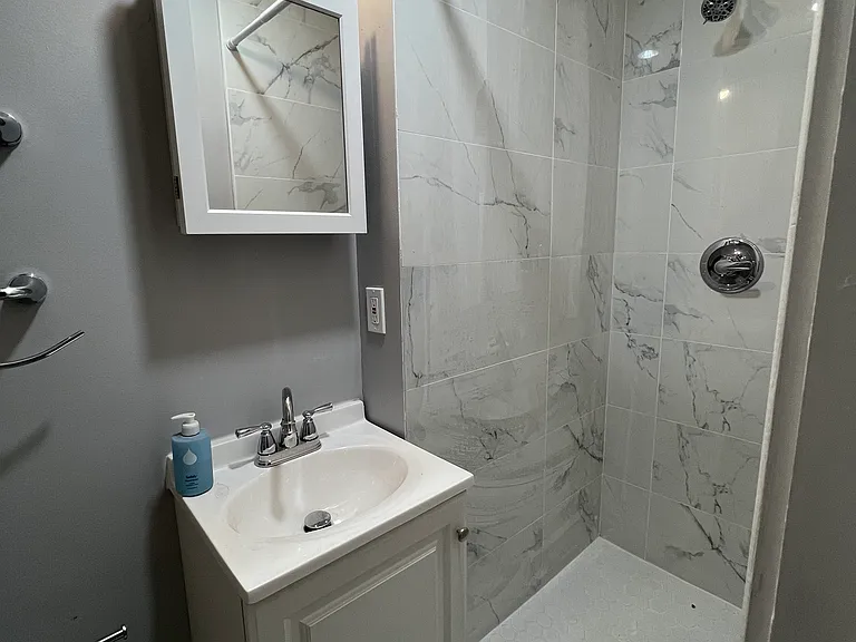 219 Stratford Ave #1A — Photo 23