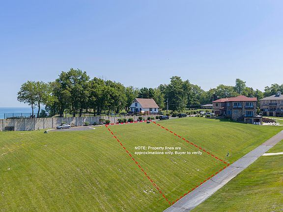 3rd image of 632 Sul Lago N