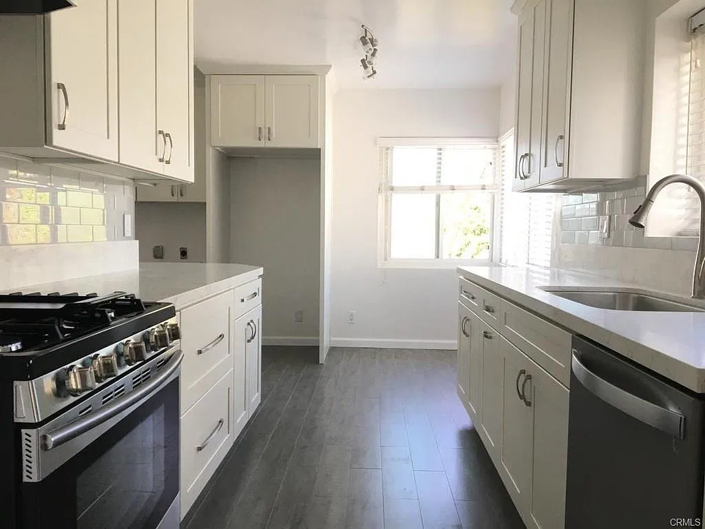 3 bed, 1450 sqft, $4,400 — Photo 3