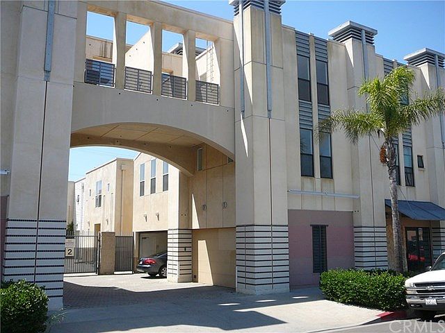 1st image of 8021 S Vermont Ave APT 22