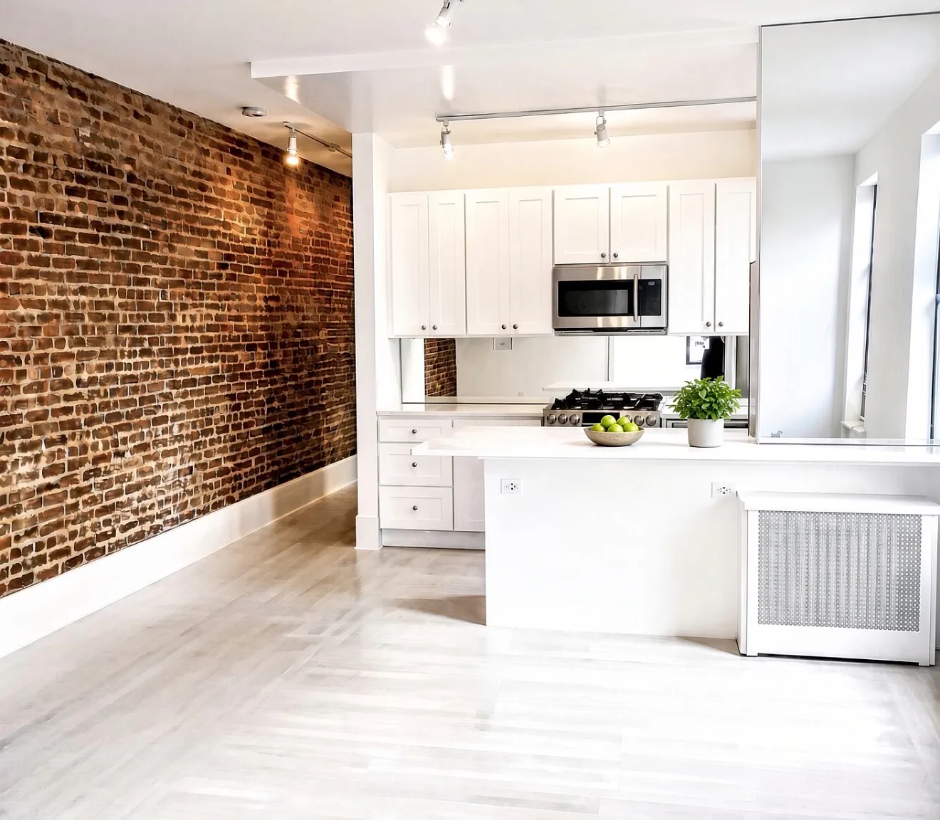 160 Wadsworth Avenue — Photo 2