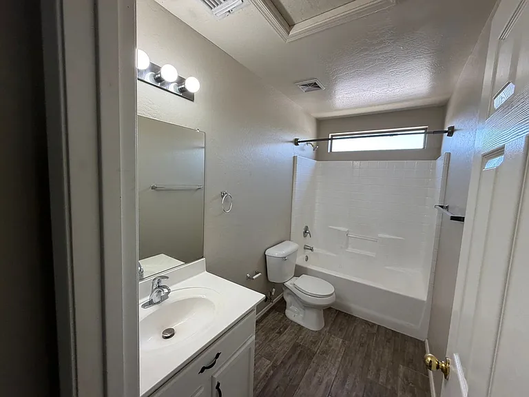 3049 W Santa Cruz Ave — Photo 2